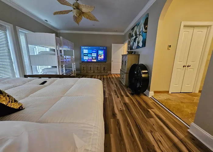 Heated Pool L Indoor Jacuzzi Tubs I Arcade L Outdoor Hot Tub