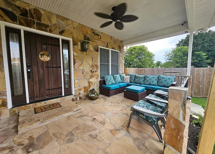 Heated Pool L Indoor Jacuzzi Tubs I Arcade L Outdoor Hot Tub