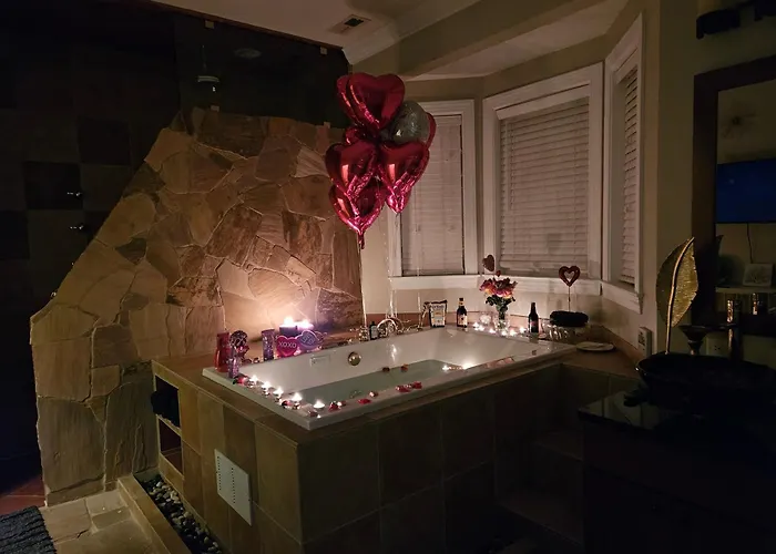 Holiday home Heated Pool L Indoor Jacuzzi Tubs I Arcade L Outdoor Hot Tub Winston-Salem
