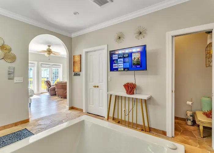 Heated Pool L Indoor Jacuzzi Tubs I Arcade L Outdoor Hot Tub * Winston-Salem