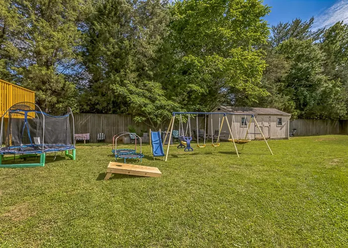 Heated Pool L Indoor Jacuzzi Tubs I Arcade L Outdoor Hot Tub Holiday home Winston-Salem