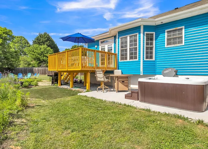 Heated Pool L Indoor Jacuzzi Tubs I Arcade L Outdoor Hot Tub
